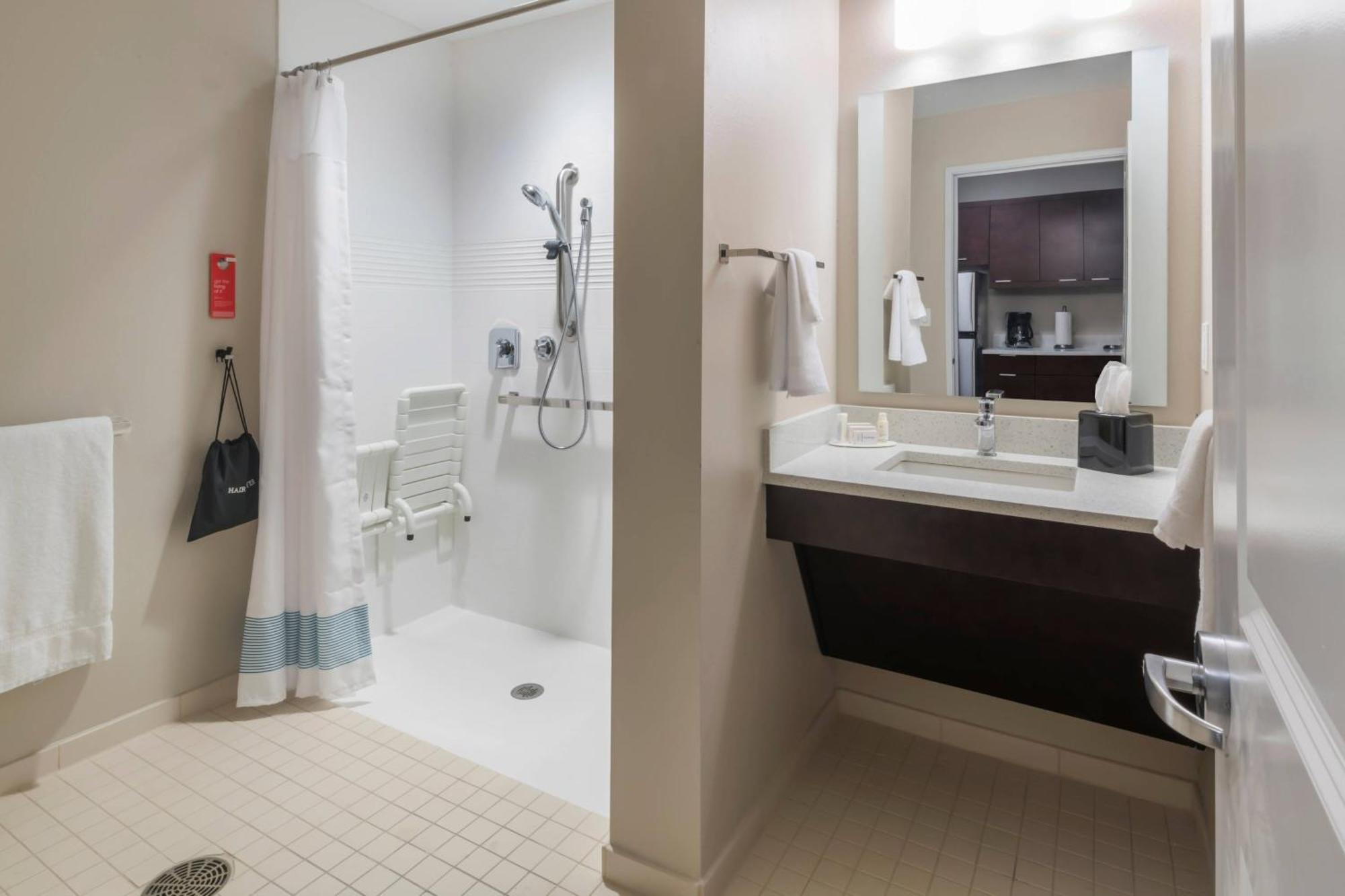Towneplace Suites By Marriott Hays Eksteriør billede