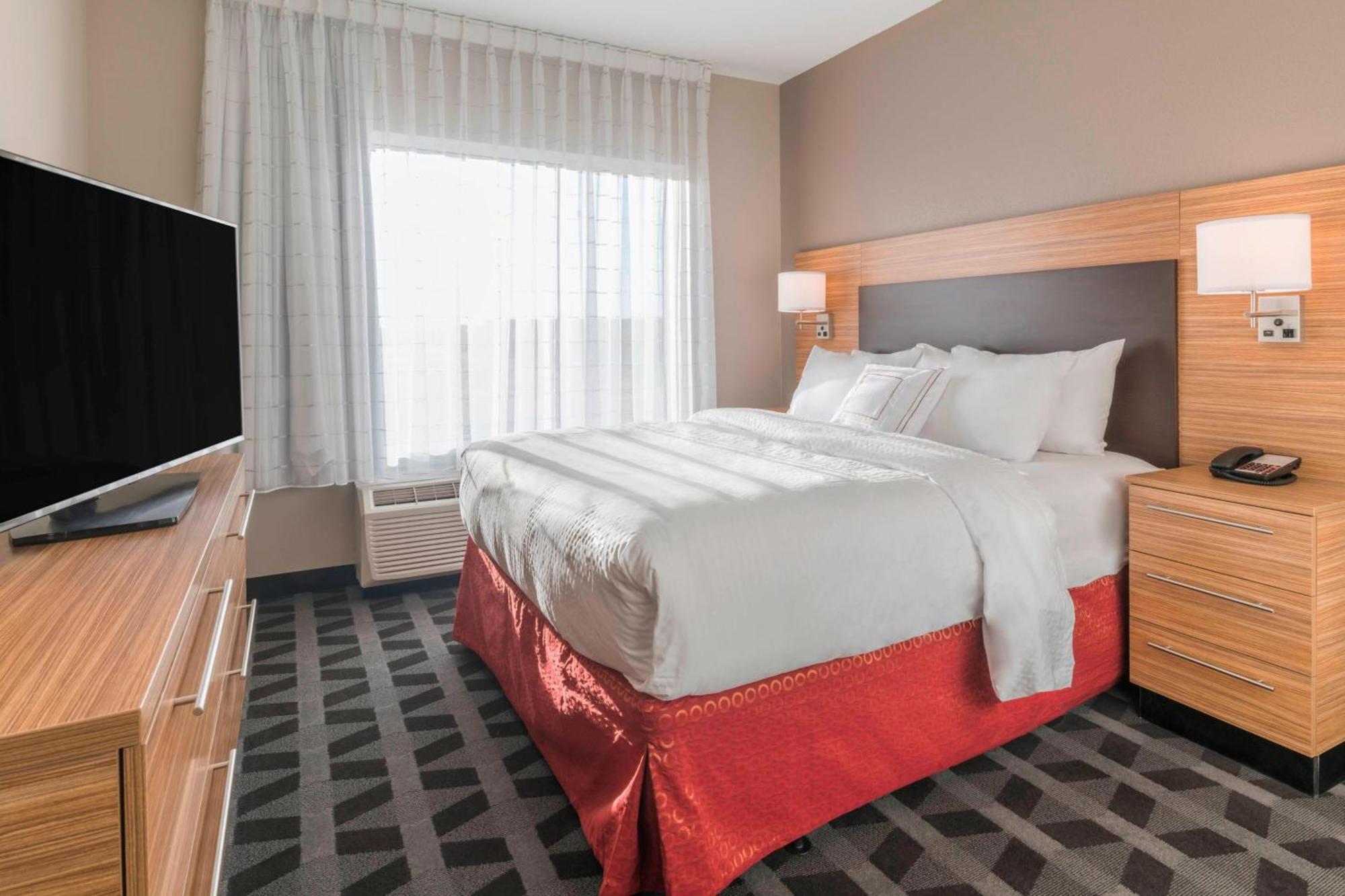 Towneplace Suites By Marriott Hays Eksteriør billede