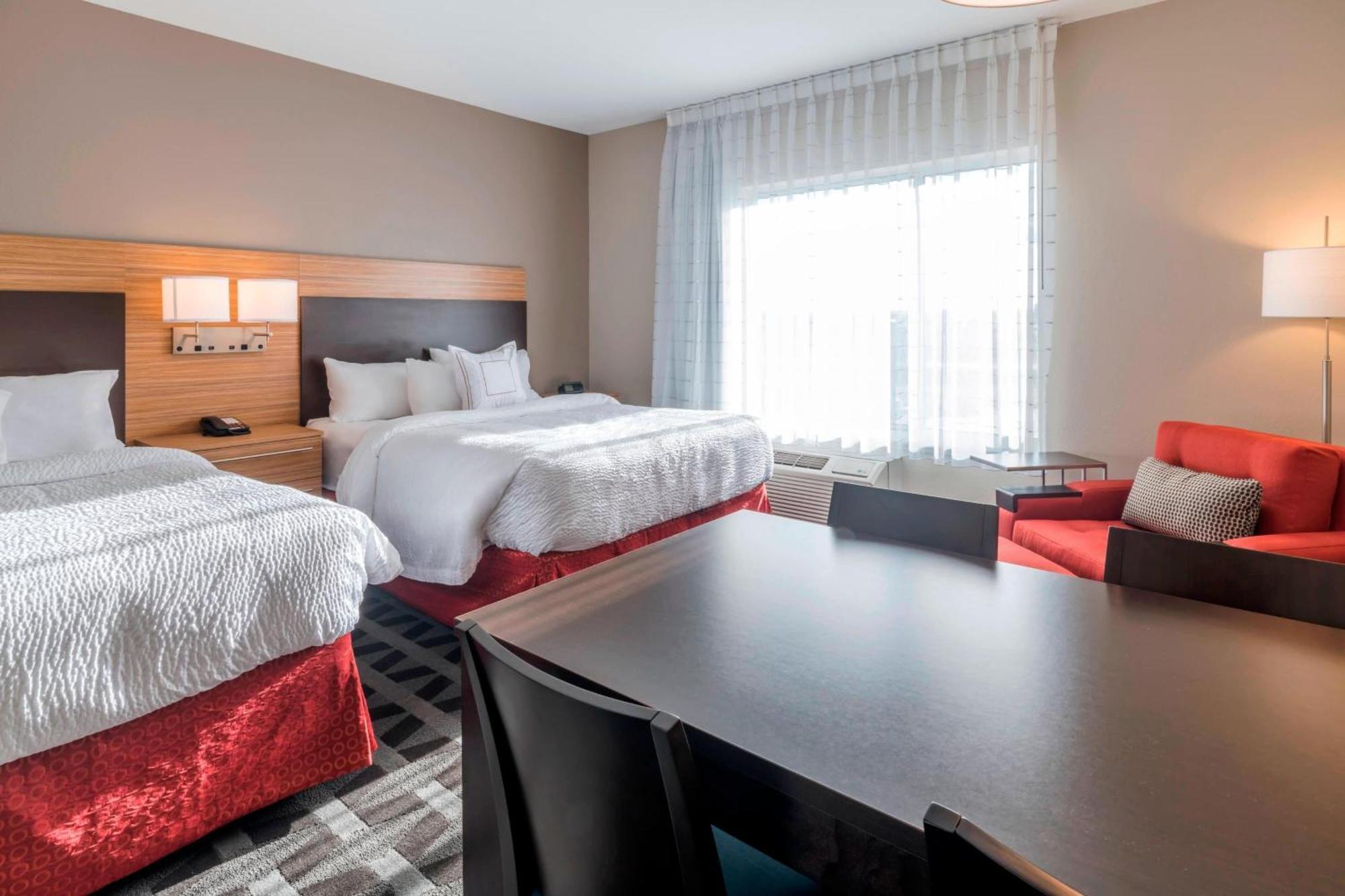 Towneplace Suites By Marriott Hays Eksteriør billede
