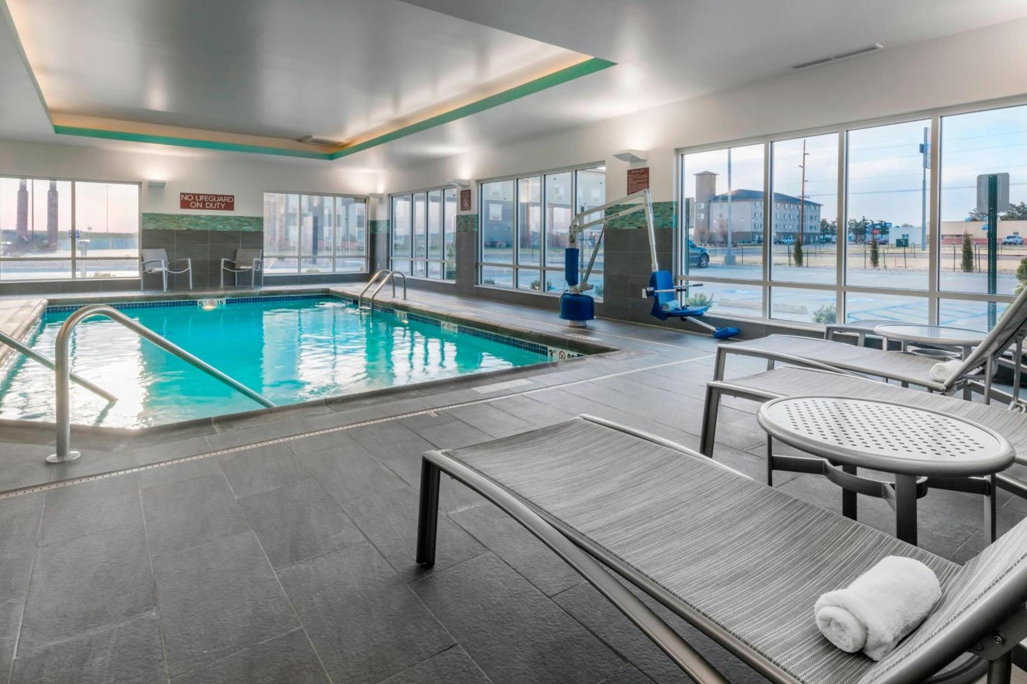 Towneplace Suites By Marriott Hays Eksteriør billede